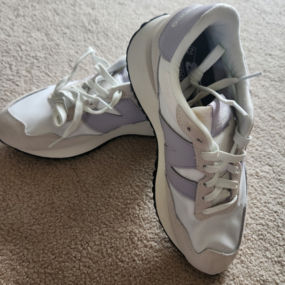 Womens New Balance 237 shoe- LILAC